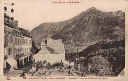 65 SAINT-SAUVEUR-LES-BAINS RUE PRINCIPALE TERRASSE ET EGLISE SOLFERINO EN HAUT COTE DROIT - Otros & Sin Clasificación