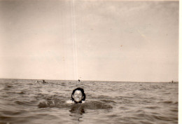 Photographie Photo Vintage Snapshot Plage Bain Mer Baignade - Places