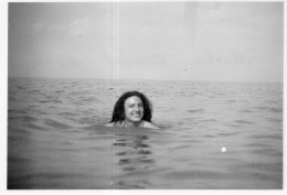 Photographie Photo Vintage Snapshot Plage Bain Tête Baignade Mer - Other & Unclassified