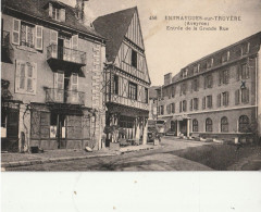 ENTRAYGUES Sur TRUYERE  Entrée De La Grande Rue - Sonstige & Ohne Zuordnung