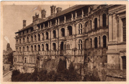 In 6 Languages Read A Story: Le Château De Blois - Aile De François Ier. Façade Extérieure #wing - Blois