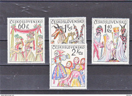 TCHECOSLOVAQUIE 1975 COUTUMES POPULAIRES Yvert 2091-2094, Michel 2248-2251 NEUF** MNH Cote 6 Euros - Neufs