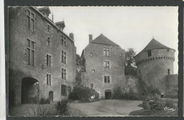 Mayenne , Lassay Les Châteaux , Cour Intérieure Du Chateau - Lassay Les Chateaux