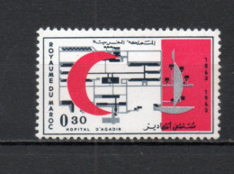 MAROC N°  467    NEUF SANS CHARNIERE  COTE 0.80€     CROIX ROUGE - Marokko (1956-...)