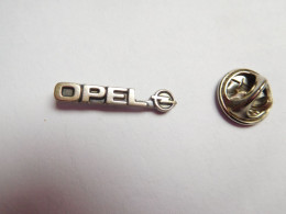 Beau Pin's En Relief , Auto Opel , Logo Argent - Opel