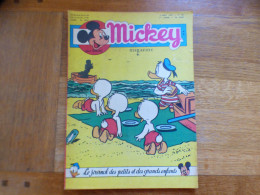 JOURNAL MICKEY BELGE  N° 252  Du 04/05/1955 COVER DONALD ET SES NEVEUX  + 20.000 LIEUES SOUS LES MERS - Journal De Mickey