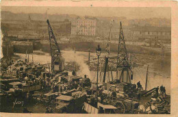 62 - Boulogne Sur Mer - Le Chargement U Poisson - Animée - Etat Abimée Sur La Gauge - Voir Scans Recto-Verso - Boulogne Sur Mer