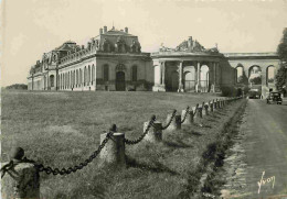 60 - Chantilly - Le Chateau - Les Grandes écuries - Automobiles - Mention Photographie Véritable - Carte Dentelée - CPSM - Chantilly