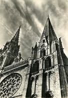 28 - Chartres - La Cathédrale - Les Flèches De La Cathédrale - Mention Photographie Véritable - Carte Dentelée - CPSM Gr - Chartres