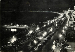 06 - Nice - La Promenade Des Anglais La Nuit - Automobiles - Carte Dentelée - CPSM Grand Format - Voir Scans Recto-Verso - Autres & Non Classés