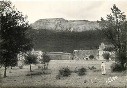 83 - La Sainte Baume - Vue Générale - Hostellerie - Animée - Moine - CPSM Grand Format - Carte Neuve - Voir Scans Recto- - Saint-Maximin-la-Sainte-Baume