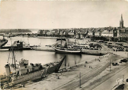 35 - Saint Malo - Les Bassins Et La Ville - Animée - Bateaux - Mention Photographie Véritable - CPSM Grand Format - Cart - Saint Malo