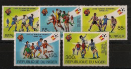 NIGER - 1981 - N°YT. 550 à 554 - Football World Cup / Espana 82 - Neuf Luxe ** / MNH / Postfrisch - Níger (1960-...)