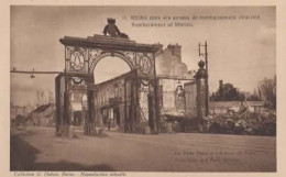 REIMS, DANS CES ANNEES DE BOMBARDEMENTS, LA PORTE PARIS ET L AVENUE DE PARIS REF 16147 - Reims