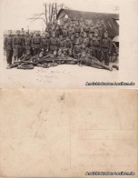 Ansichtskarte  Soldaten Gruppenbild Vor Lager (Tschechien ??) 1918  - A Identificar