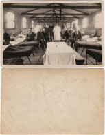 Foto  Im Feldlazarett, Soldaten Arzt 1917 Privatfoto  - Other & Unclassified