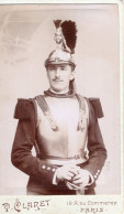 Photo CDV D'un Officier Francais D'un Régiment De Dragon Posant Dans Un Studio Photo A Paris - Old (before 1900)