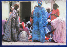 CPM CARTE POSTALE  SÉNÉGAL - SCÈNE DE MARCHÉ - Sénégal