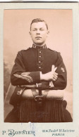 Photo CDV D'un Sous-officier Francais Du 12 éme Régiment D'infanterie Posant Dans Un Studio Photo A Paris - Old (before 1900)