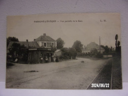 PARIGNE L'EVEQUE (Sarthe) VUE PARTIELLE ET CAFE DE LA GARE - Otros & Sin Clasificación