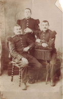 CARTE PHOTO - Trois Militaires -  Animé - Carte Postale Ancienne - Photographs