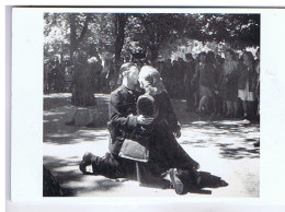 LE BAISER DE LA VICTOIRE - Photographie Pierre VALS ( 25 Août 44 ) - Photographs