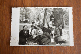 F2053 Photo Romania Family On Picnic - Photographie