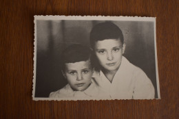 F2057 Photo Romania Two Brothers - Fotografia