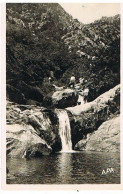 34   COLOMBIERES   CASCADE ET LAC D EMERAUDE  1963   9X14 - Autres & Non Classés