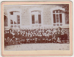 Ancienne Photographie Collée Sur Un Carton épais / Groupe De Jeunes Garçons (Tambours) / Ecole De Musique ? - Ancianas (antes De 1900)