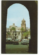 Cadiz: SEAT 133, 850, 124 - Arco De La Rosa E Iglesia De Santiago - (Spain) - Turismo