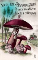 . SOUS UN CHAMPIGNON . Prenez Sans Façon Fillettes Et Gargons . - Bébés