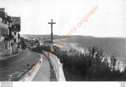 14.  TROUVILLE .  Le Calvaire . - Trouville