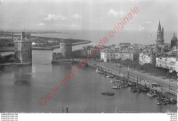 17.  LA ROCHELLE .  Le POrt Et La Tour Des Quatre Sergents . - La Rochelle