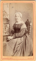 Photo CDV D'une Femme élégante Posant Posant Dans Sa Maison A Rouen - Alte (vor 1900)
