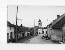 SAINT ETIENNE DE VICQ : Sa Rue Principale Et Son Clocher, Eglise Des XI Et XIIe Siècle - état - Autres & Non Classés