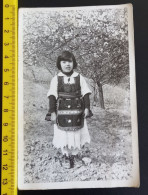 #16    Anonymous Persons -  Enfant Child Girl Fille In Macedonian National Costume - Personnes Anonymes
