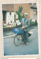 8AK3976 PHOTO LEROUX SAILLY LA BOURSE REGIS LOMBART COLPORTEUR DE JOURNEAUX  2 SCANS - Autres & Non Classés