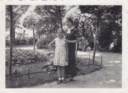 Altes Foto Vintage. Mutter Mit Tochter.. (  B11  ) - Persone Anonimi