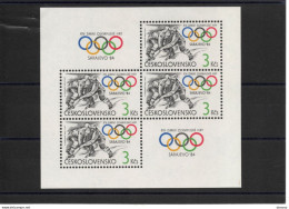 TCHECOSLOVAQUIE 1984 Jeux Olympiques De Sarajevo, Hockey Sur Glace  Yvert BF 62, Mi Bl 57 NEUF** MNH Cote 10 Euros - Blocks & Kleinbögen