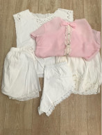 LOT ANCIENS VETEMENTS  SHORTS  ET  BLOUSES AVEC DENTELLE - 1940-1970