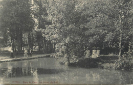 CPA France Vittel Dans Le Parc - Vittel