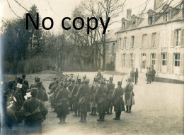 PHOTO FRANCAISE REMISE DE MEDAILLE PAR LE GENERAL MANGIN A ROMAIN PRES DE VENTELAY - COURLANDON MARNE GUERRE 1914 - 1918 - Guerre, Militaire