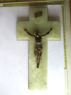 LADE 2000 - KOPEREN KRUISBEELD OP MARMER -CRUCIFIX EN CUIVRE SUR MARBRE - 25X14 CM - 721 GRAM - Religion & Esotérisme