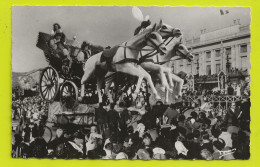 06 NICE CARNAVAL De 1951 Le Char Du Folklore VOIR DOS Constructeur Martino Chevaux Et Attelage Belle Animation - Karneval