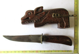 LADE 36- DAGUE DANS UNE GAINE EN BOIS - DOLK IN HOUTEN SCHEDE - Knives/Swords