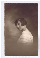 CP PHOTO - Jeune Femme - Frauen