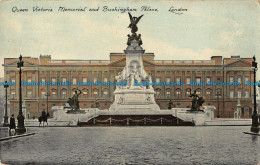 R041930 Queen Victoria Memorial And Buckingham Palace. London - Autres & Non Classés