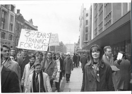 C6319/ Francoise Hardy In London Pressefoto Foto 29,5 X 20 Cm 1963 - Altri & Non Classificati