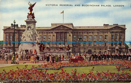 R042110 Victoria Memorial And Buckingham Palace. London. Valentine. Valesque - Autres & Non Classés